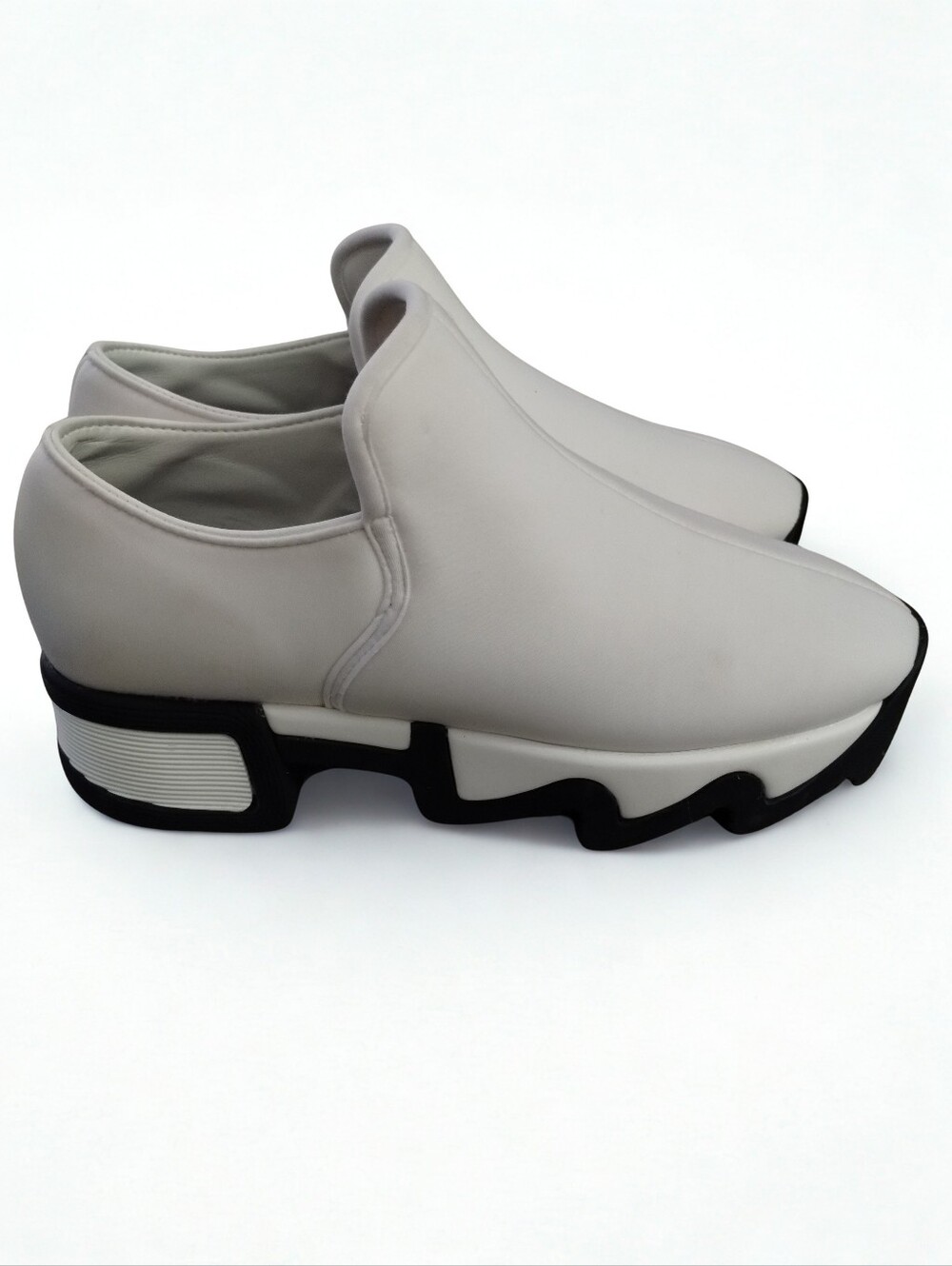 iRi Neoprene Low Top Women's Size 6.5